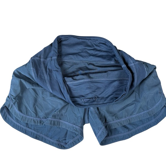 Lululemon Black Shorts Size 2 - Picture 3 of 5